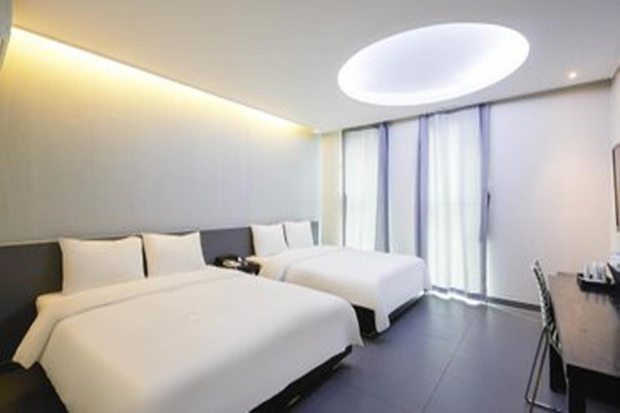 G Tourist Hotel Wolmido Incheon Bagian luar foto