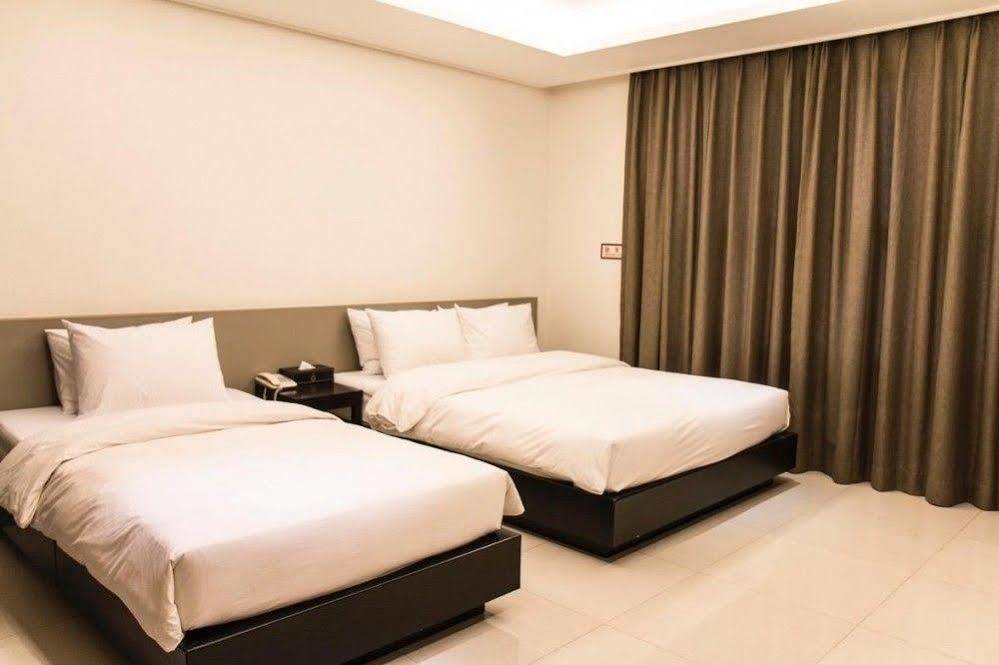 G Tourist Hotel Wolmido Incheon Bagian luar foto