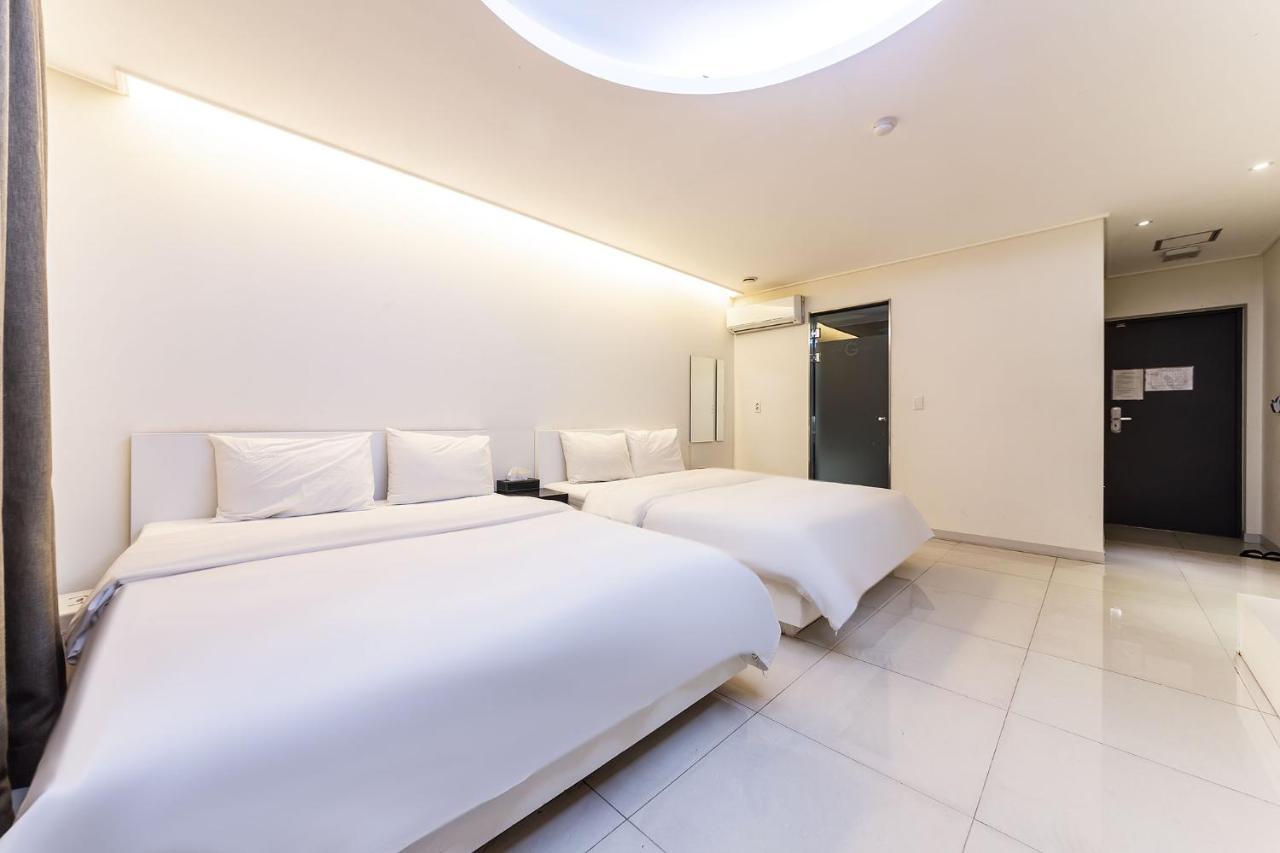 G Tourist Hotel Wolmido Incheon Bagian luar foto