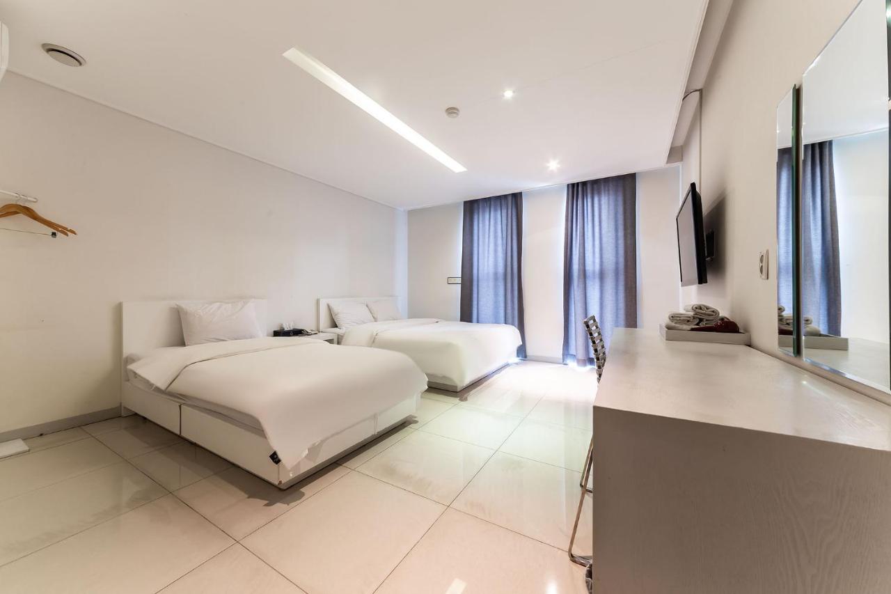 G Tourist Hotel Wolmido Incheon Bagian luar foto
